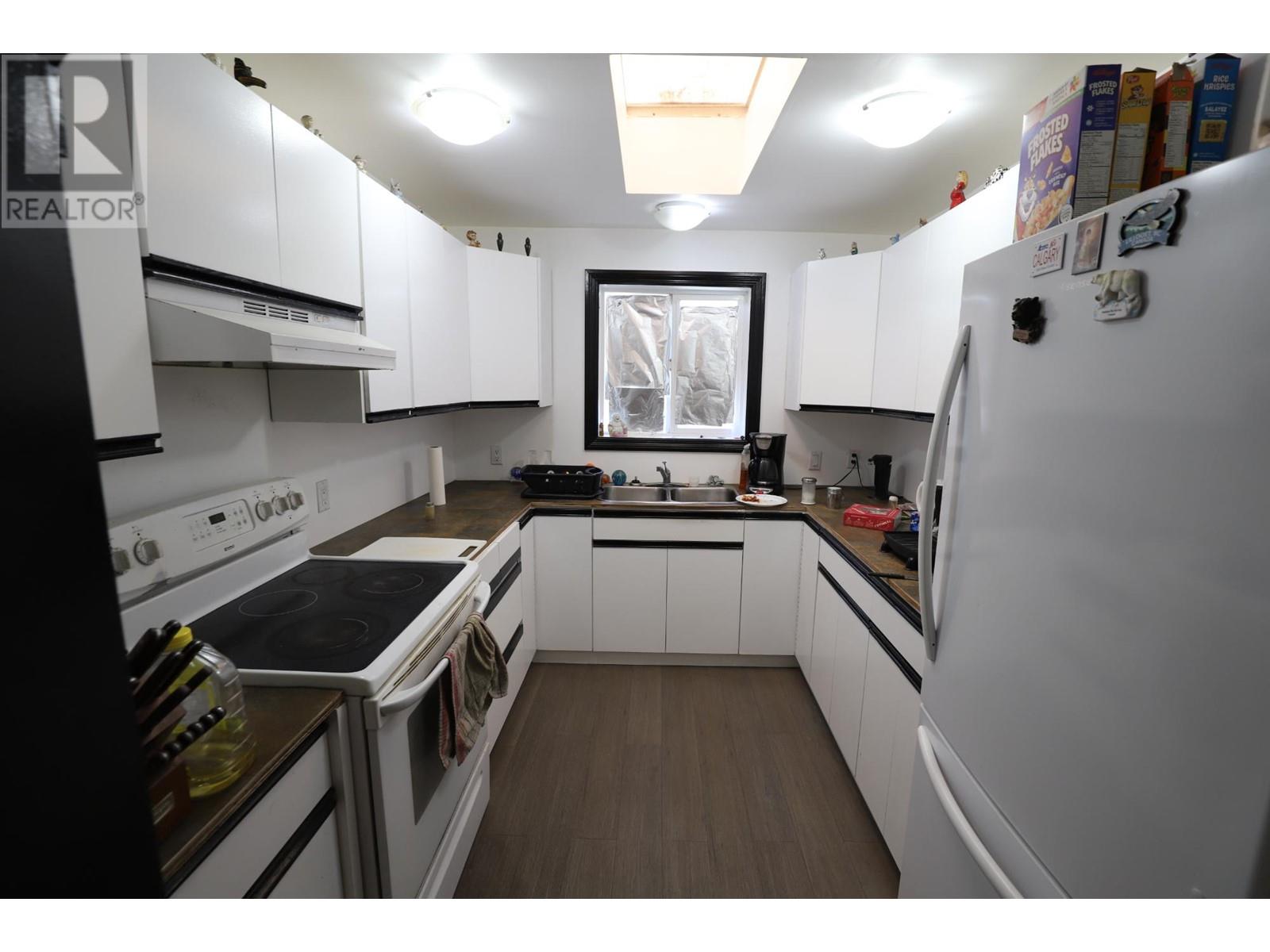 1401 Pine Street, Merritt, British Columbia  V1K 1B8 - Photo 4 - 179895