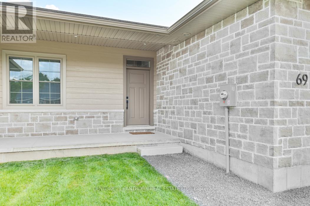 69 Seymour Street W, Centre Hastings, Ontario  K0K 2K0 - Photo 3 - X9042309