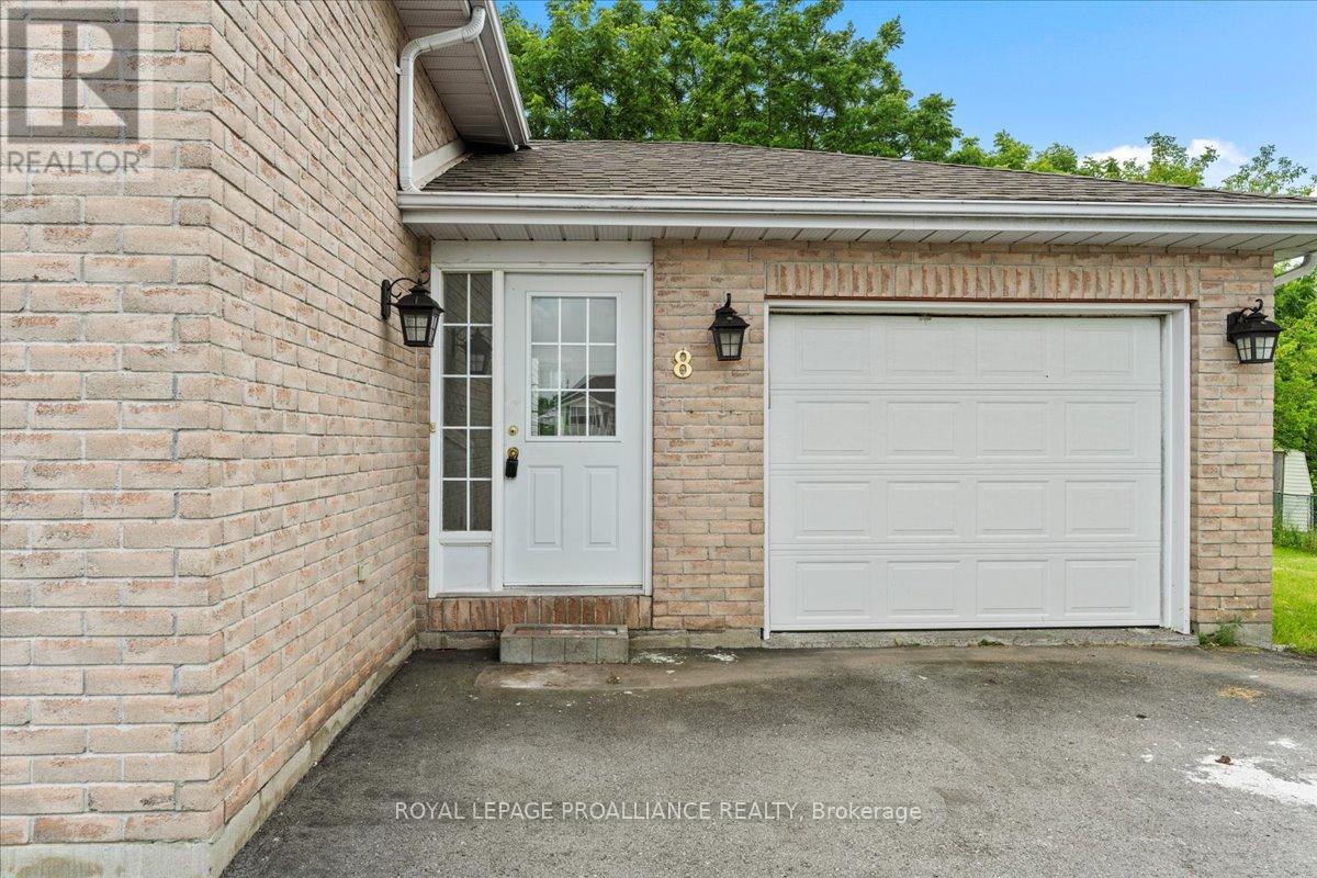 8 Lake Court, Belleville, Ontario  K8P 5M8 - Photo 3 - X9042830