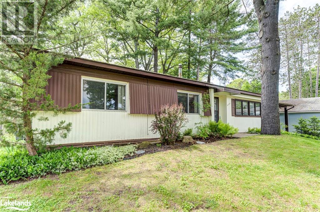 5 Carruthers Street S, Wasaga Beach, Ontario  L9Z 1K2 - Photo 9 - 40587800