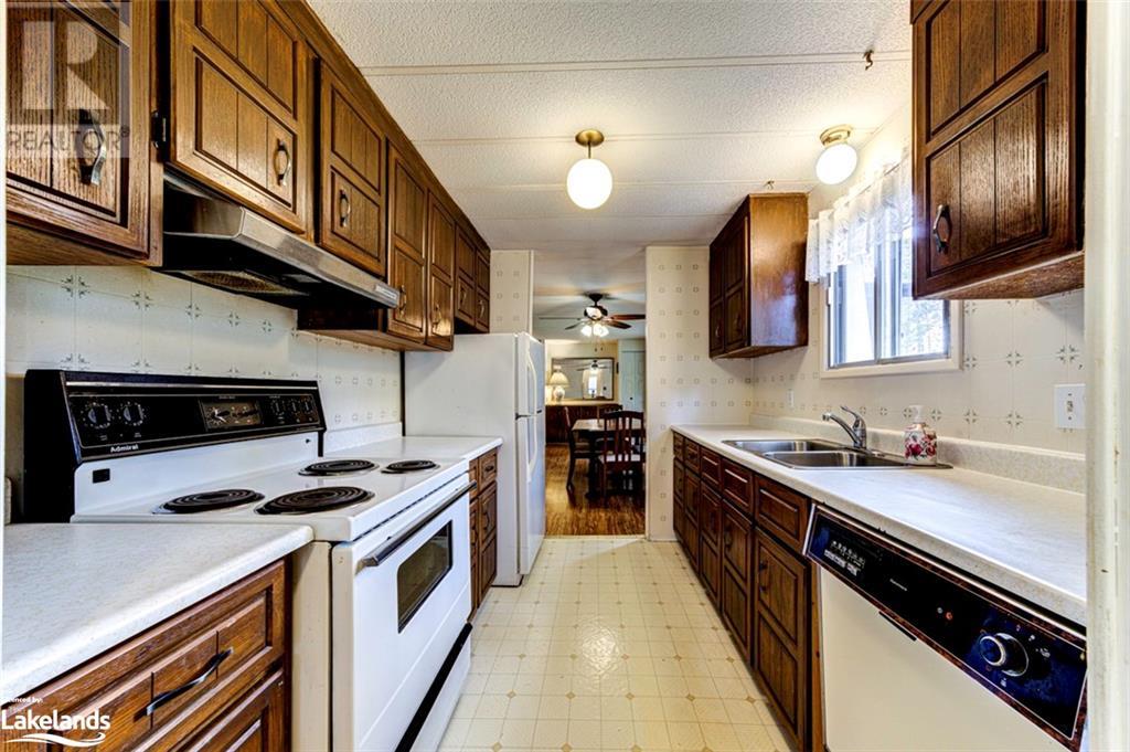 5 Carruthers Street S, Wasaga Beach, Ontario  L9Z 1K2 - Photo 22 - 40587800
