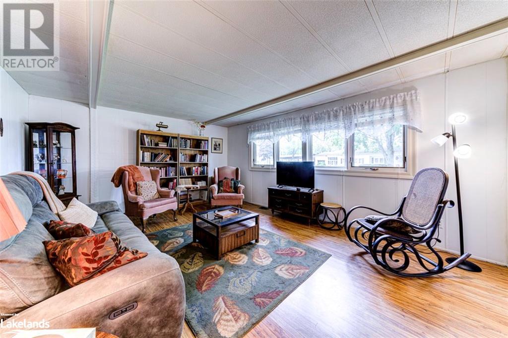 5 Carruthers Street S, Wasaga Beach, Ontario  L9Z 1K2 - Photo 13 - 40587800