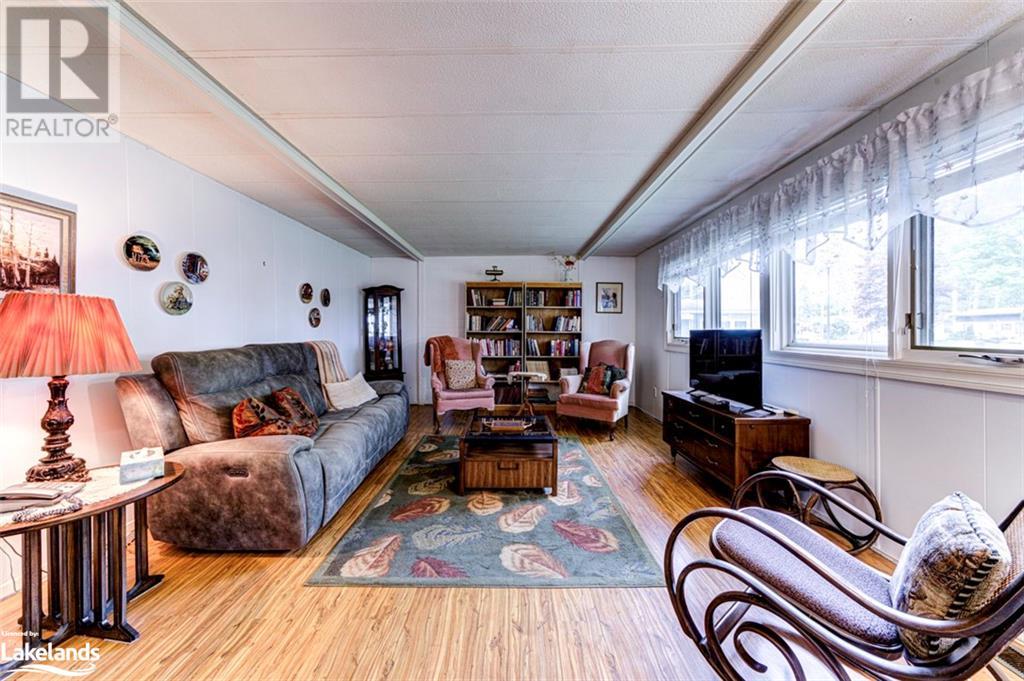 5 Carruthers Street S, Wasaga Beach, Ontario  L9Z 1K2 - Photo 12 - 40587800