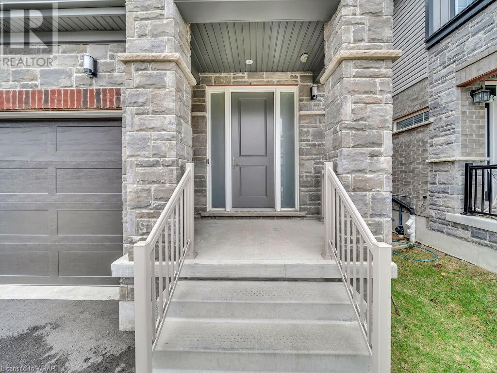 46 Ian Ormston Drive, Kitchener, Ontario  N2P 0K2 - Photo 2 - 40621669