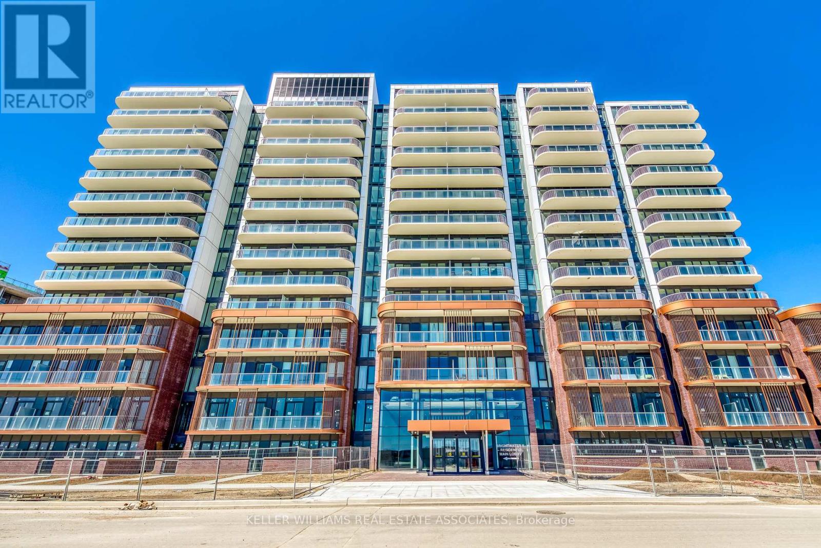 806 - 220 MISSINNIHE WAY, mississauga (port credit), Ontario