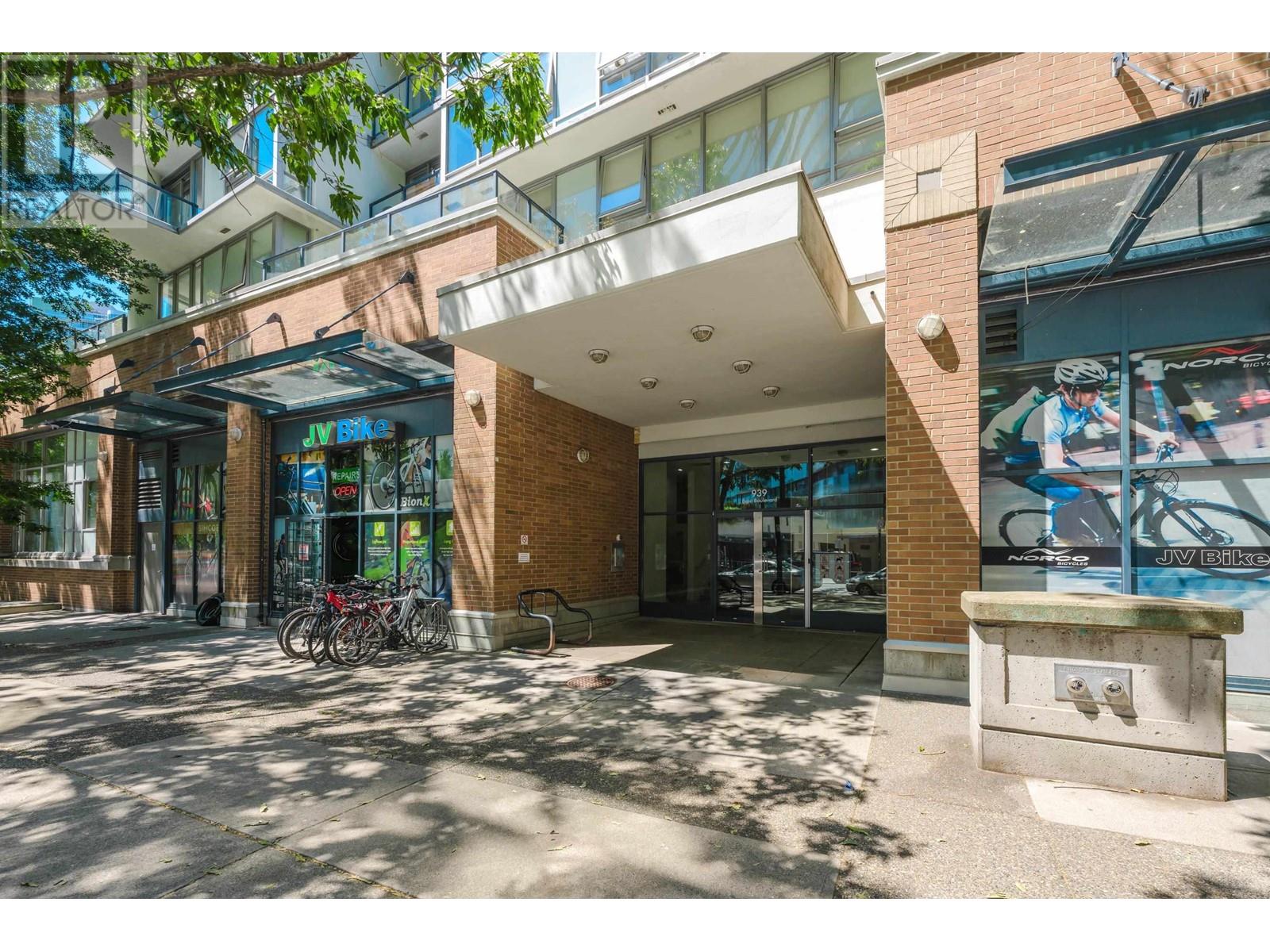 811 939 Expo Boulevard, Vancouver, British Columbia  V6Z 3G7 - Photo 2 - R2906796
