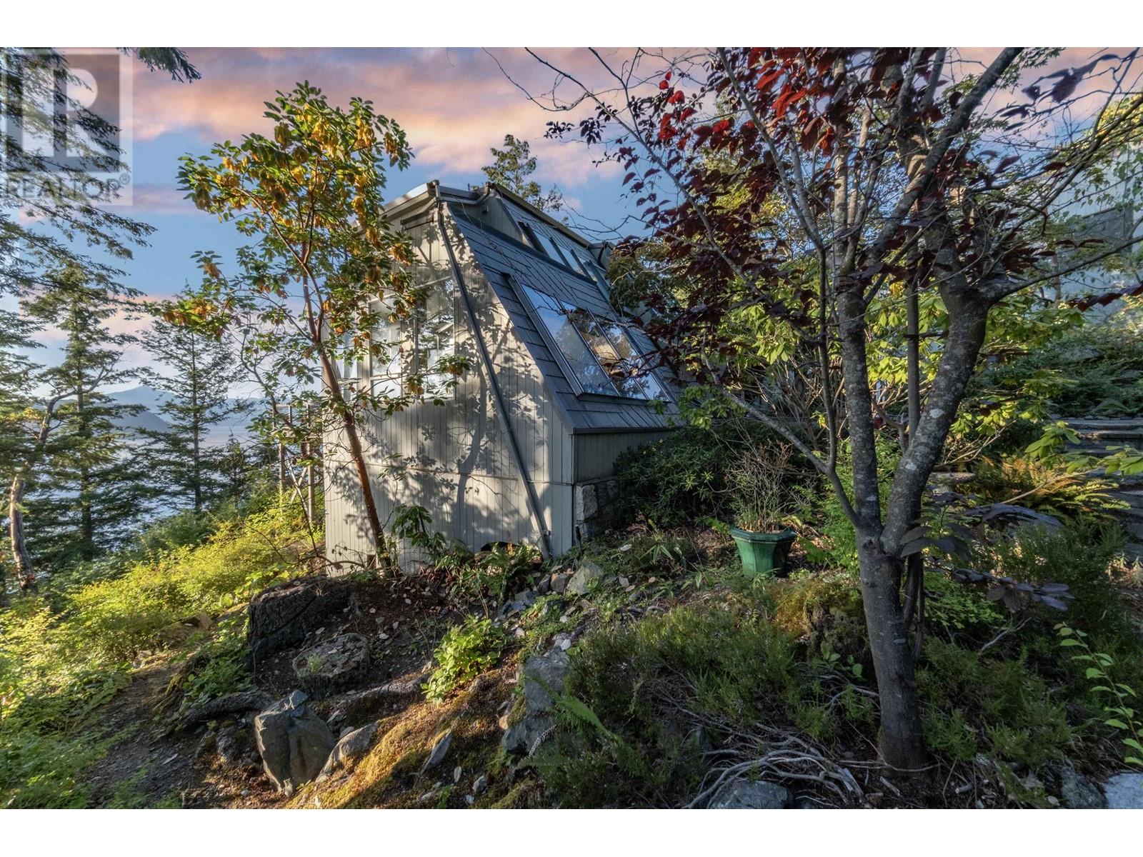 8595 Ansell Place, West Vancouver, British Columbia  V7W 2W3 - Photo 5 - R2906838