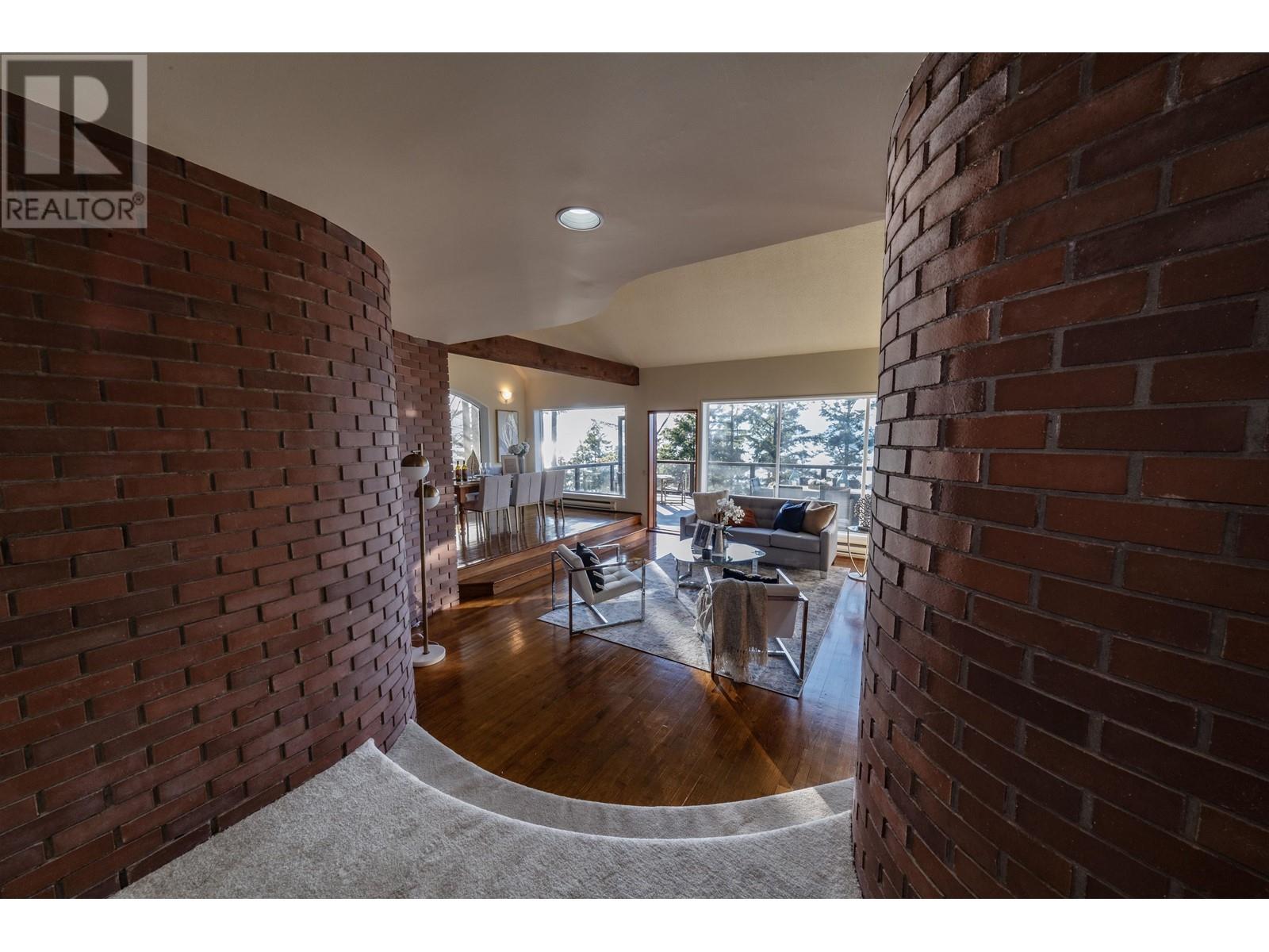 8595 Ansell Place, West Vancouver, British Columbia  V7W 2W3 - Photo 8 - R2906838