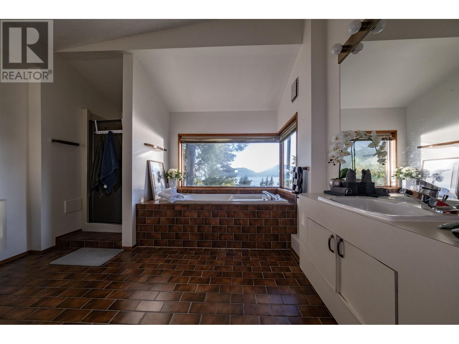 8595 Ansell Place, West Vancouver, British Columbia  V7W 2W3 - Photo 22 - R2906838