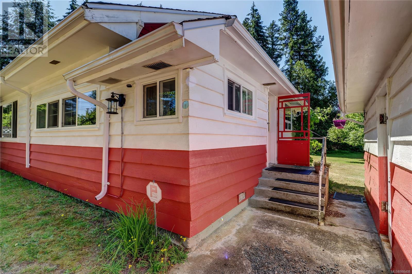 Property at 84 Hilliers Rd N image 3