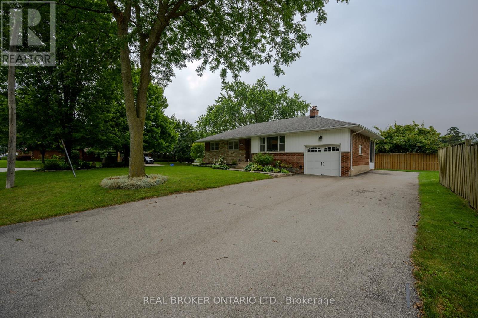 196 Grove Park Drive, Burlington (Lasalle), Ontario  L7T 2H3 - Photo 4 - W9043609