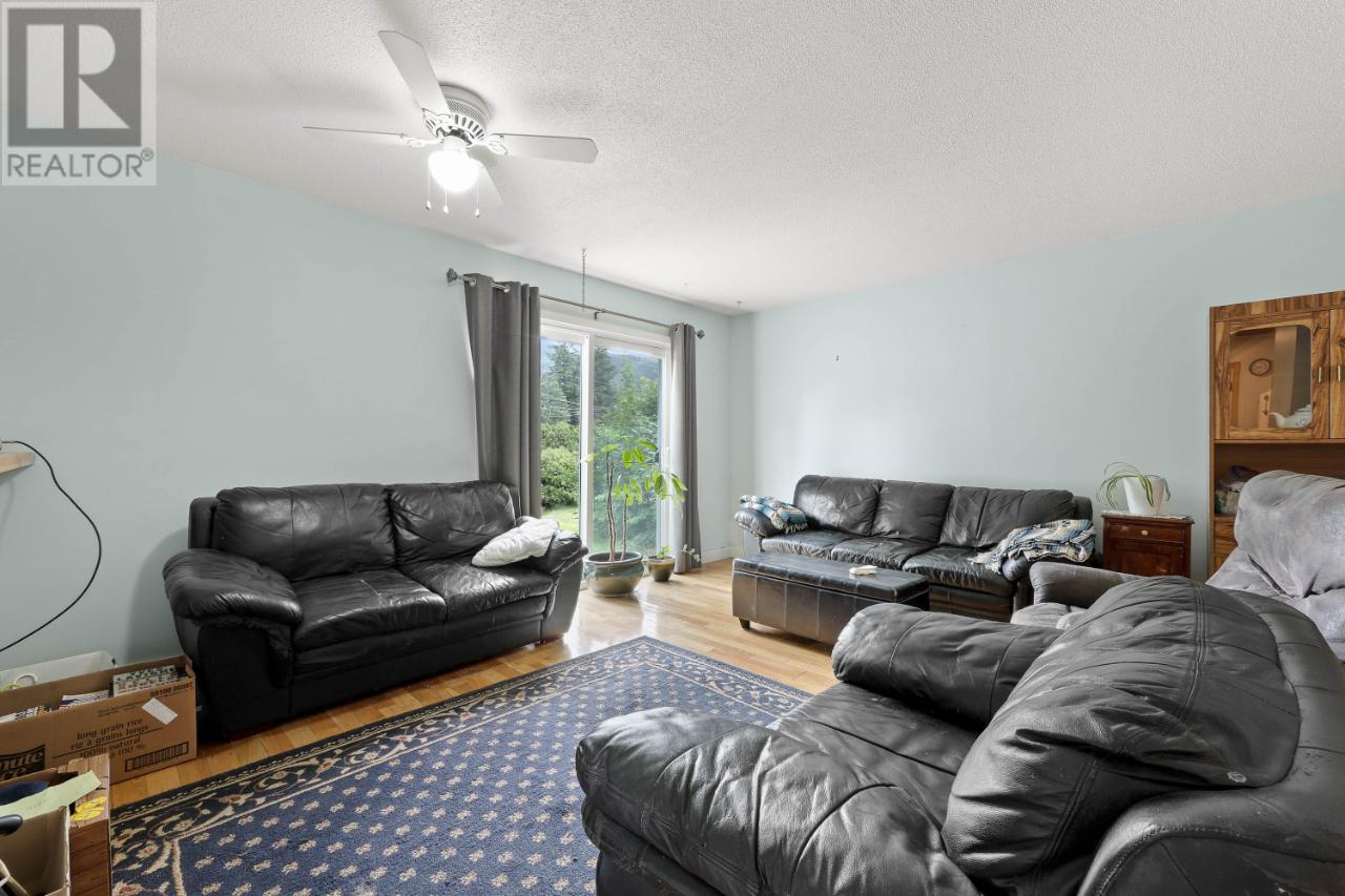 361 Robson Street, Clearwater, British Columbia  V0E 1N1 - Photo 3 - 179917