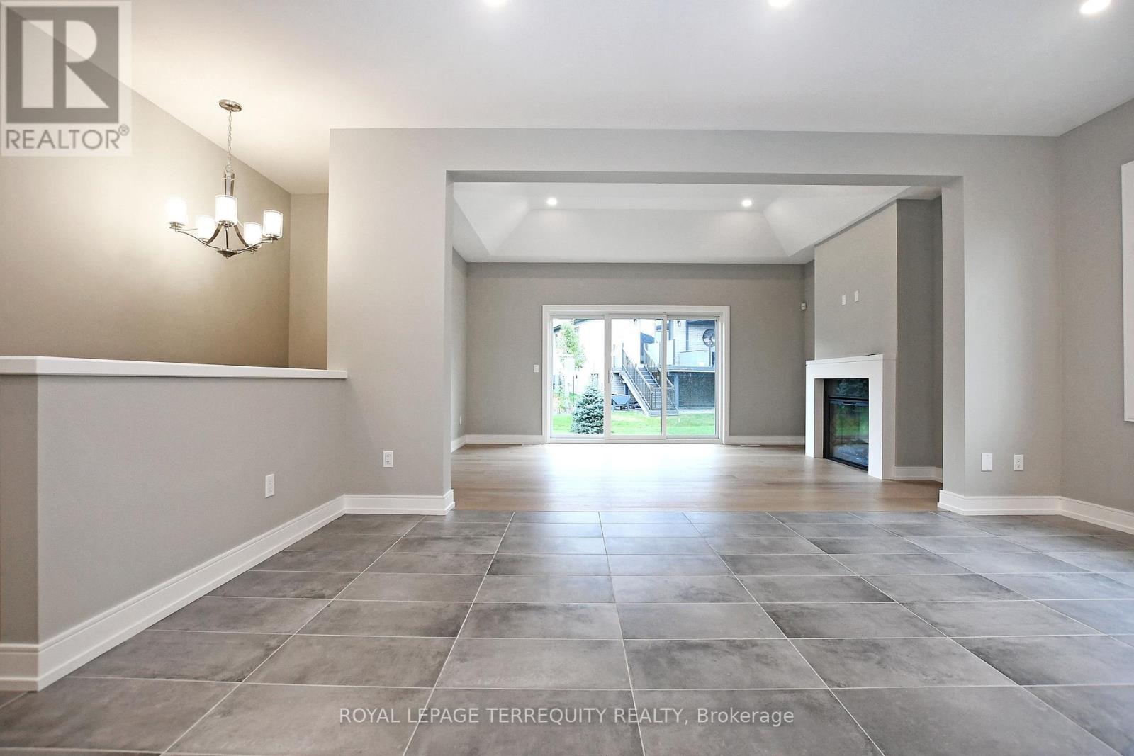 Property at 566 OLD COURSE TRAIL image 4