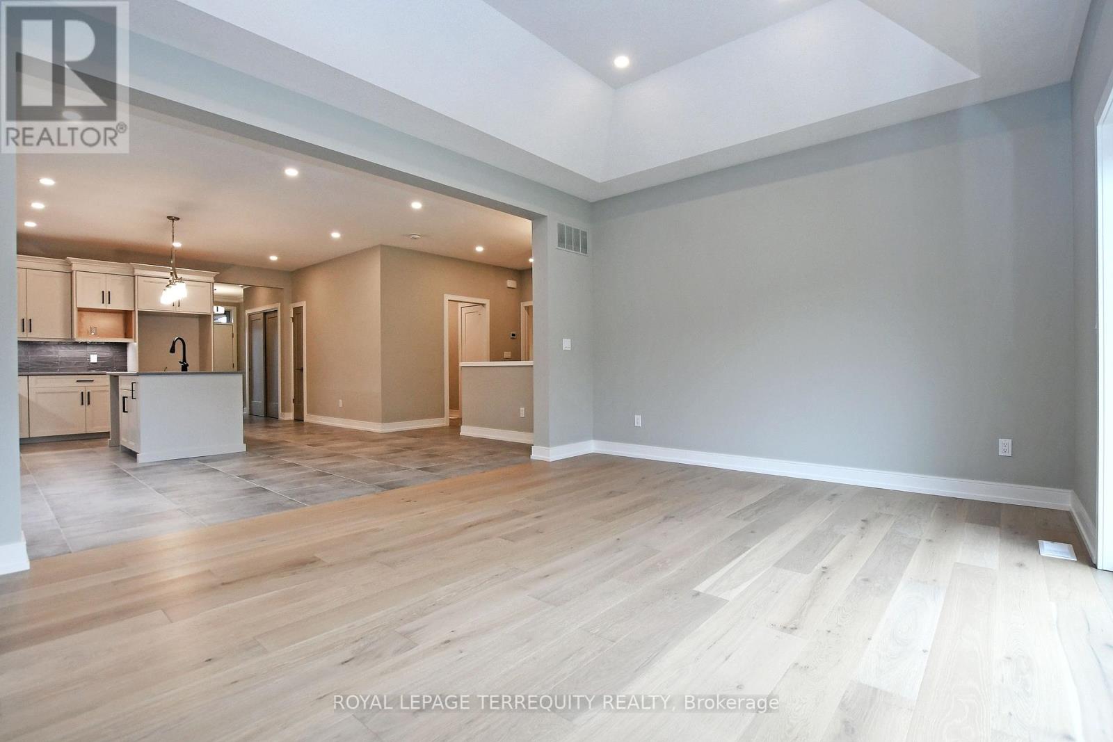 566 Old Course Trail, Welland, Ontario  L3B 6G8 - Photo 7 - X9043661