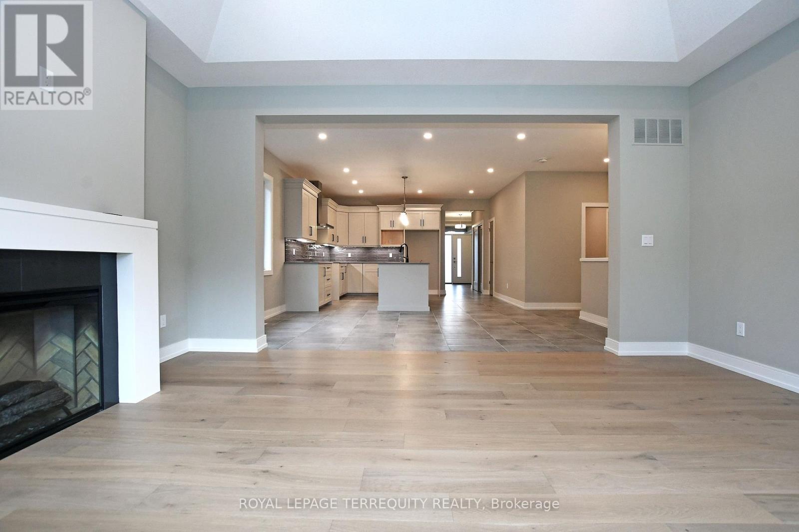 566 Old Course Trail, Welland, Ontario  L3B 6G8 - Photo 8 - X9043661
