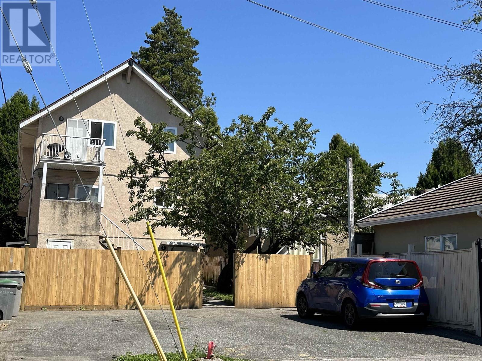 Listing Picture 4 of 5 : 594 E 49TH AVENUE, Vancouver / 溫哥華 - 魯藝地產 Yvonne Lu Group - MLS Medallion Club Member