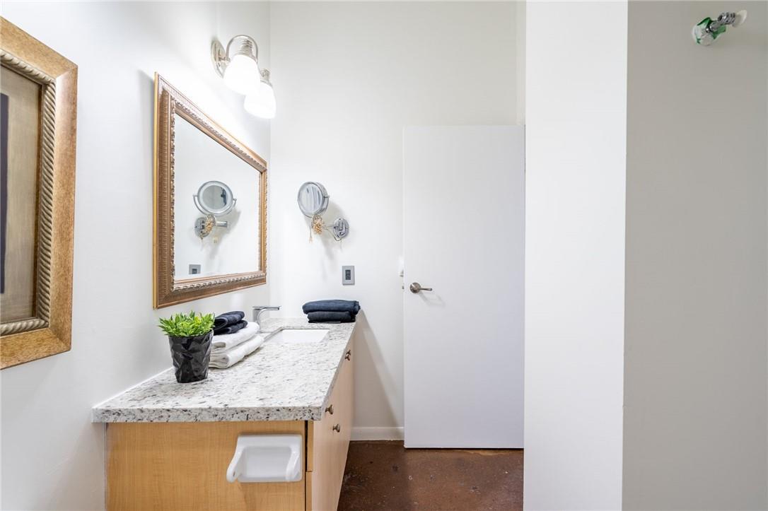 11 Rebecca Street, Unit #401, Hamilton, Ontario  L8R 3H7 - Photo 7 - H4200648