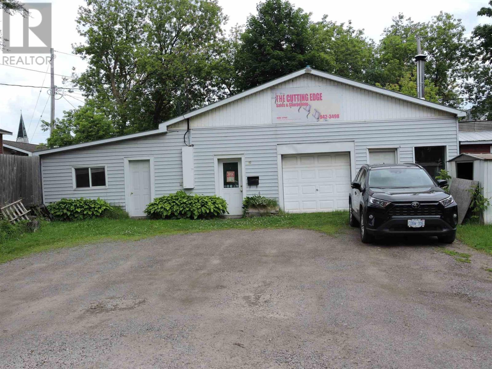 90 St. Andrew's Ter, Sault Ste. Marie, Ontario  P6C 1B1 - Photo 2 - SM241831