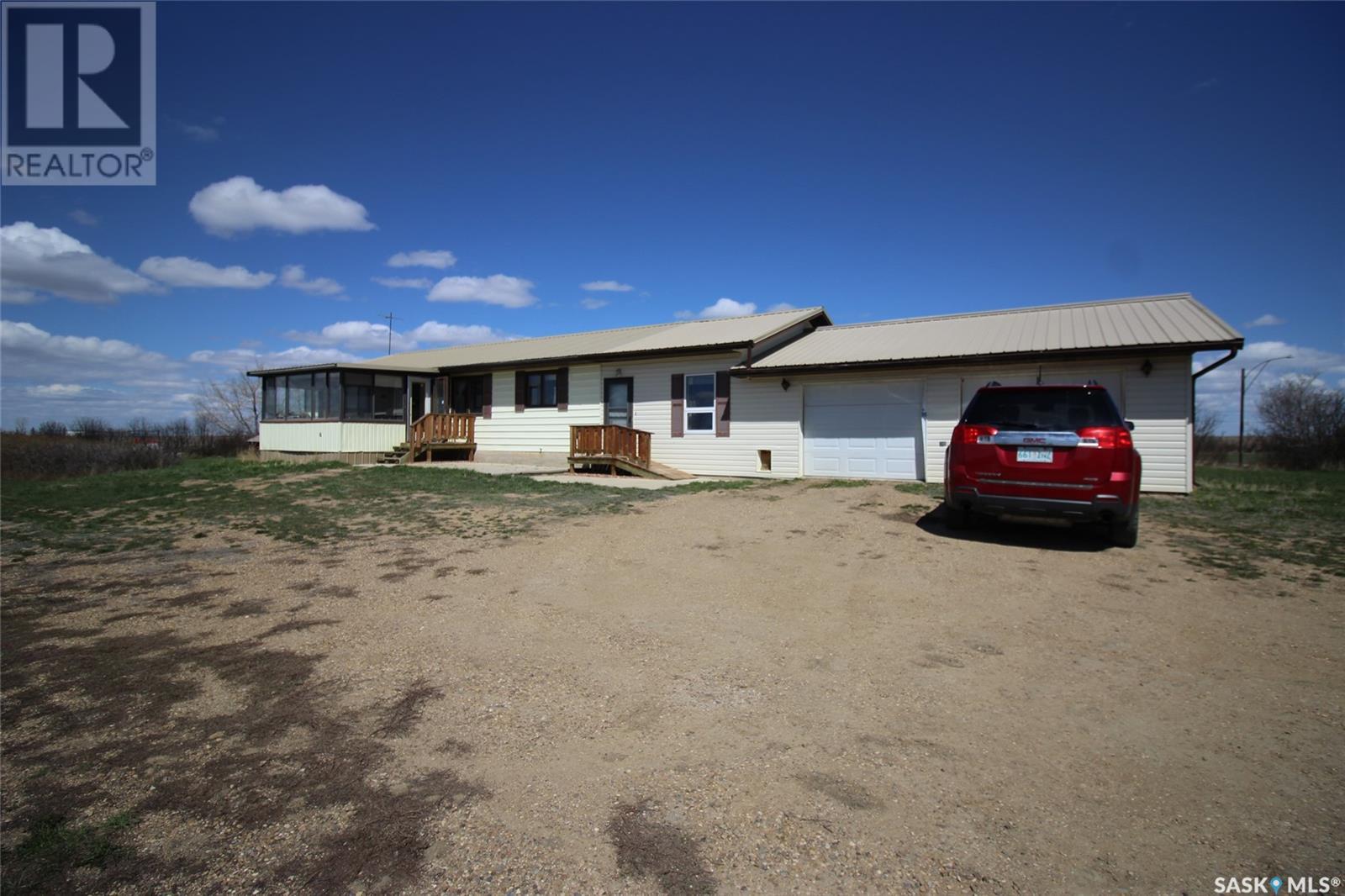 223 2nd Street W, Climax, Saskatchewan  S0N 0N0 - Photo 32 - SK977170