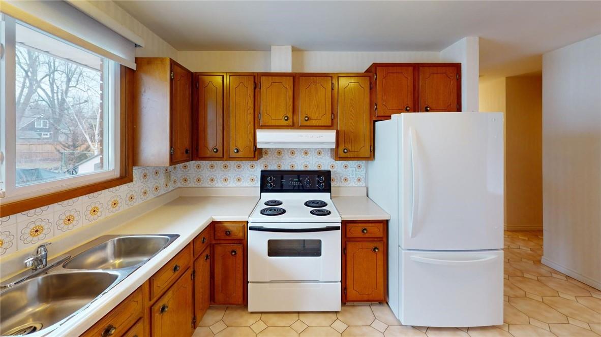 11 Karen Avenue, St. Catharines, Ontario  L2M 5Y1 - Photo 2 - H4200695