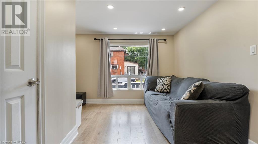 33 Highland Avenue, Hamilton, Ontario  L8L 1Y8 - Photo 4 - 40619633