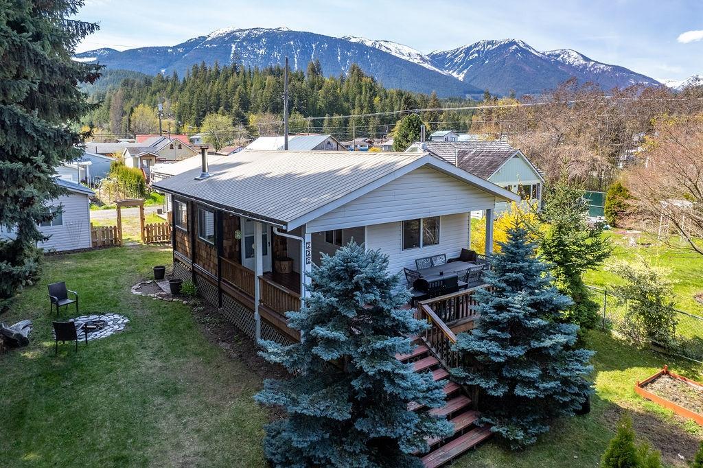 235 B Avenue, Kaslo, British Columbia  V0G 1M0 - Photo 4 - 2478465