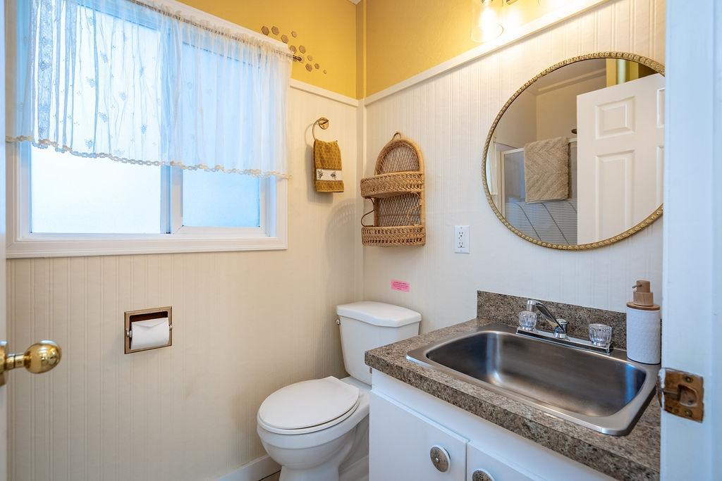 235 B Avenue, Kaslo, British Columbia  V0G 1M0 - Photo 62 - 2478465