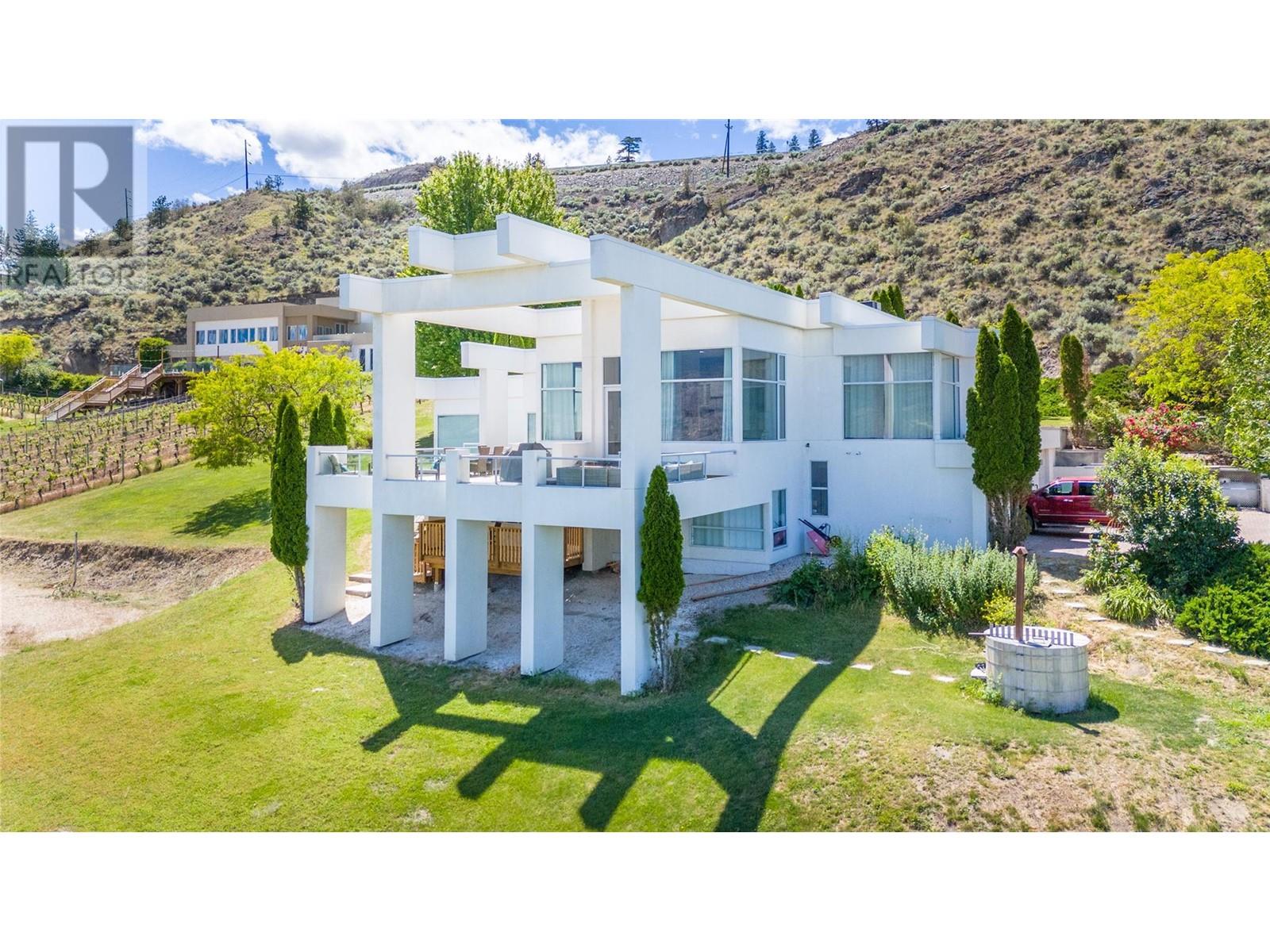 20818 McDougald Road Summerland