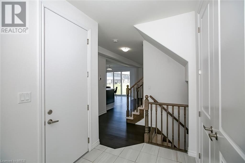 4 Whitton Dr Drive, Brantford, Ontario  N3T 5L5 - Photo 6 - 40622700