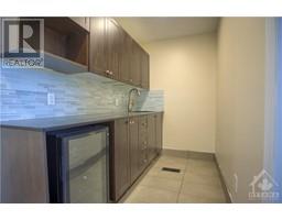 1439 WOODROFFE AVENUE UNIT#4