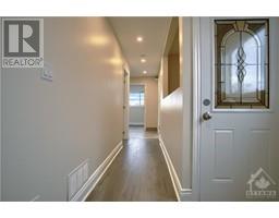 1439 WOODROFFE AVENUE UNIT#4