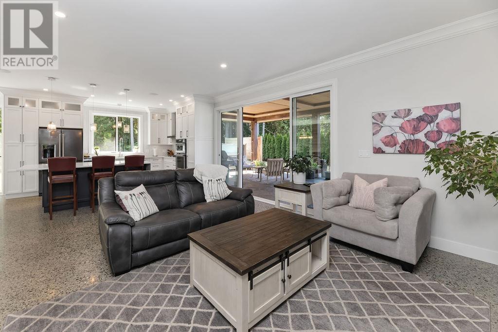 1414 Stardust Place, Gibsons, British Columbia  V0N 1V5 - Photo 7 - R2907218