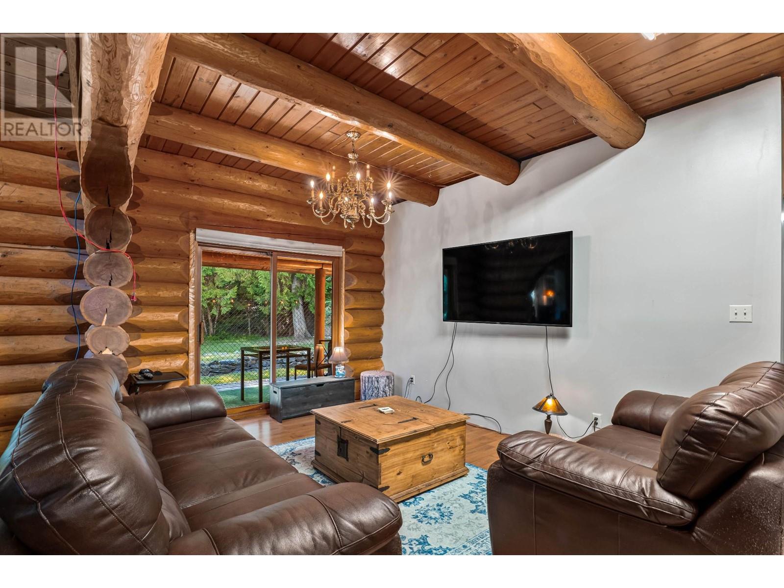 6041 Creekside Road, Barriere, British Columbia  V0E 1E0 - Photo 5 - 179933