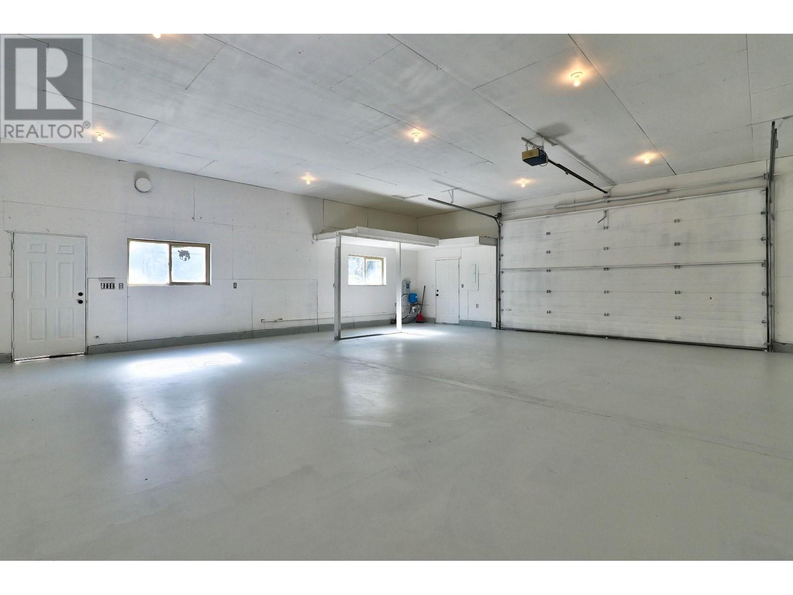 6041 Creekside Road, Barriere, British Columbia  V0E 1E0 - Photo 22 - 179933