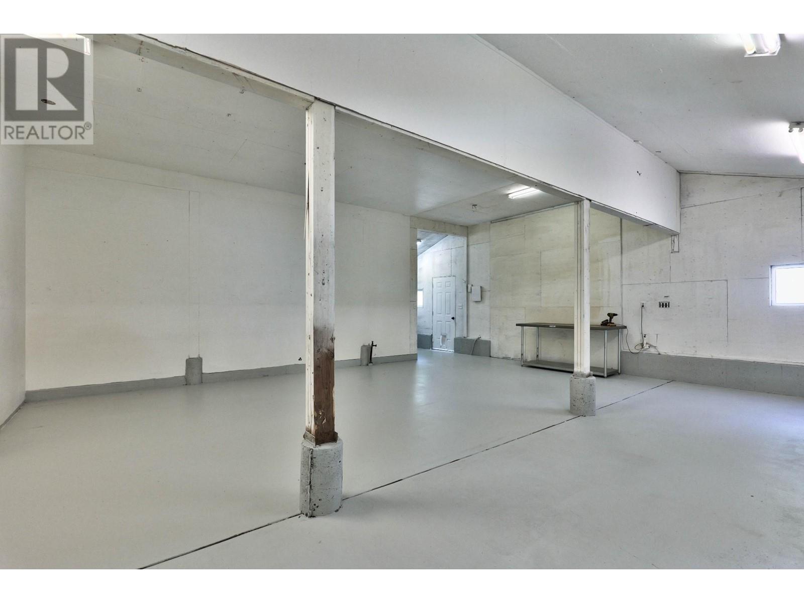 6041 Creekside Road, Barriere, British Columbia  V0E 1E0 - Photo 24 - 179933