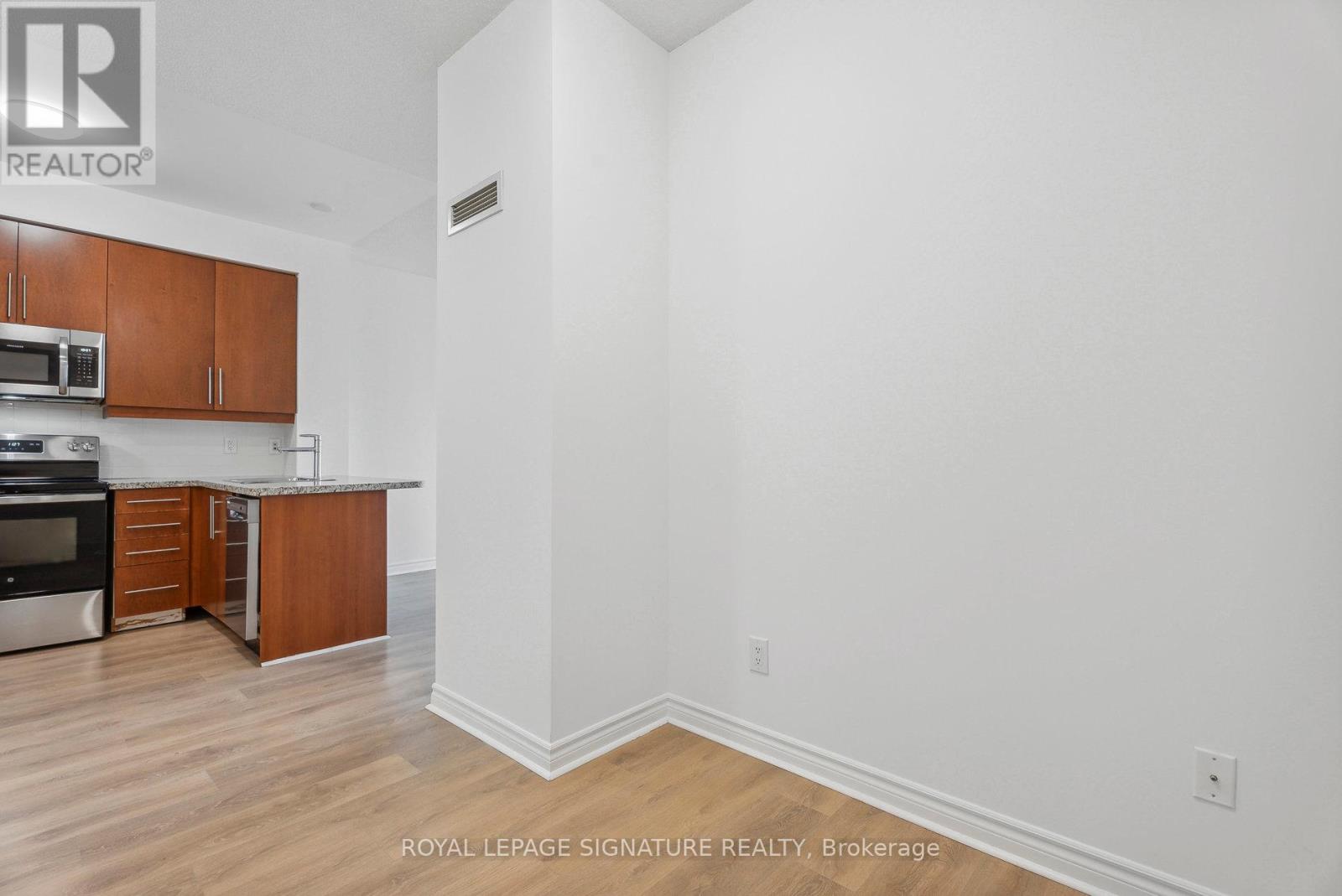 214 - 2885 Bayview Avenue, Toronto (Bayview Village), Ontario  M2K 0A3 - Photo 11 - C9046425