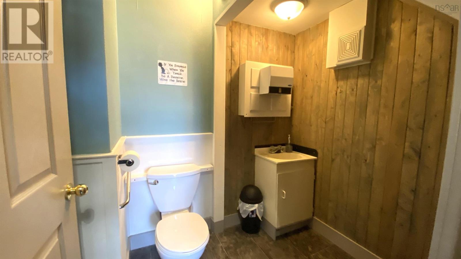 343 Main Street, Liverpool, Nova Scotia  B0T 1K0 - Photo 19 - 202314402