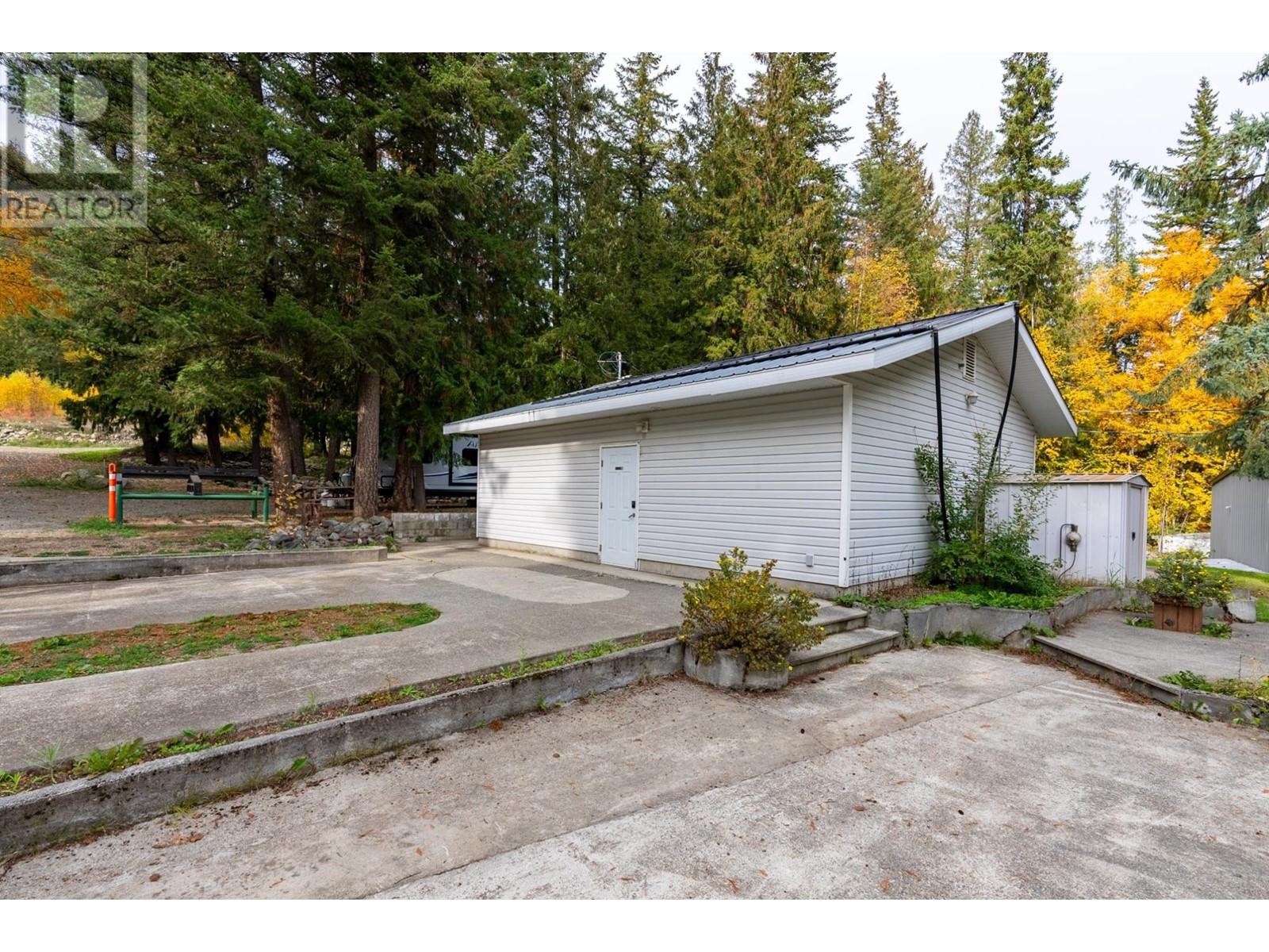 8919 Thuya Creek Rd, Little Fort, British Columbia   - Photo 12 - 179944