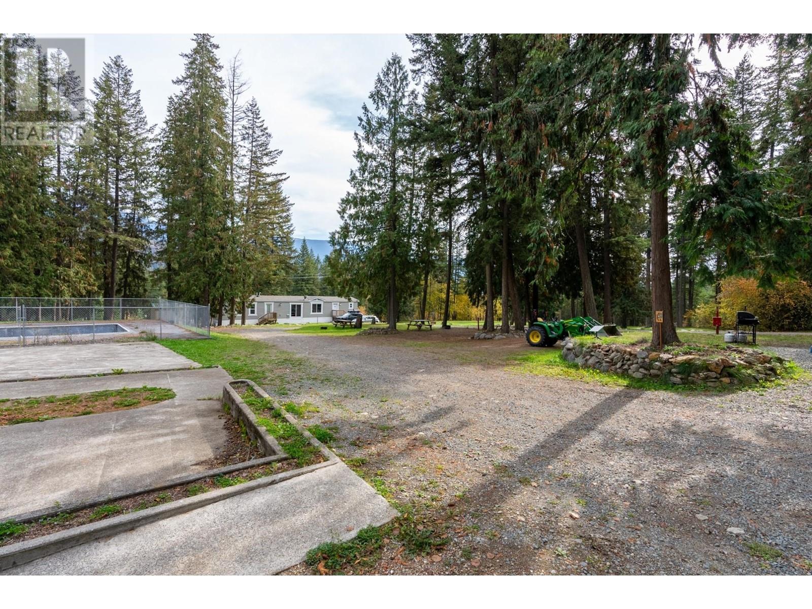 8919 Thuya Creek Rd, Little Fort, British Columbia   - Photo 13 - 179944