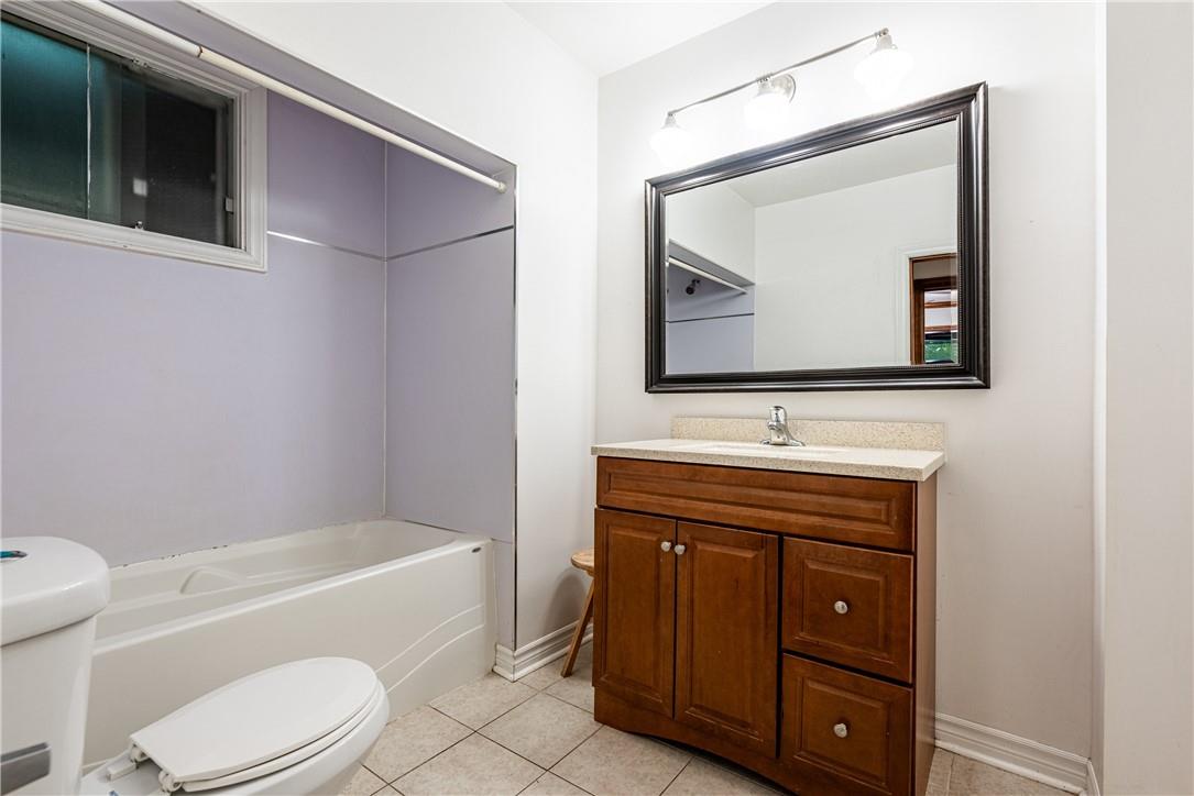 70 Ward Avenue, Hamilton, Ontario  L8S 2E9 - Photo 7 - H4200757