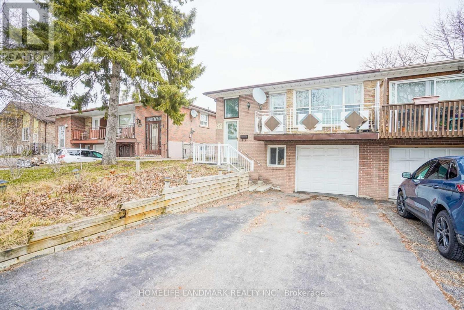 Upper - 225 Pineway Boulevard, Toronto (Bayview Woods-Steeles), Ontario  M2H 1B5 - Photo 2 - C9046956