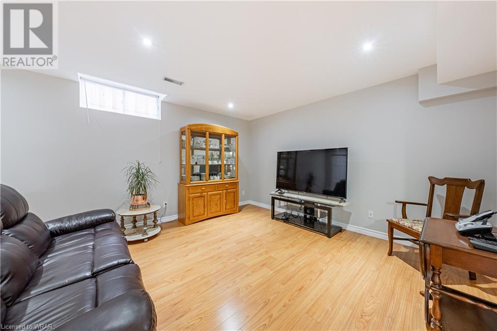 170 Benvenuto Crescent, Hamilton, Ontario  L9B 2J9 - Photo 24 - 40620413