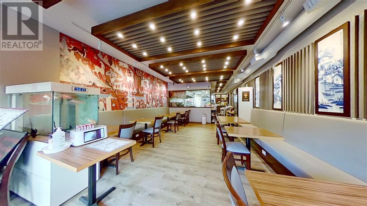 Property at 1739 ROBSON STREET image 3