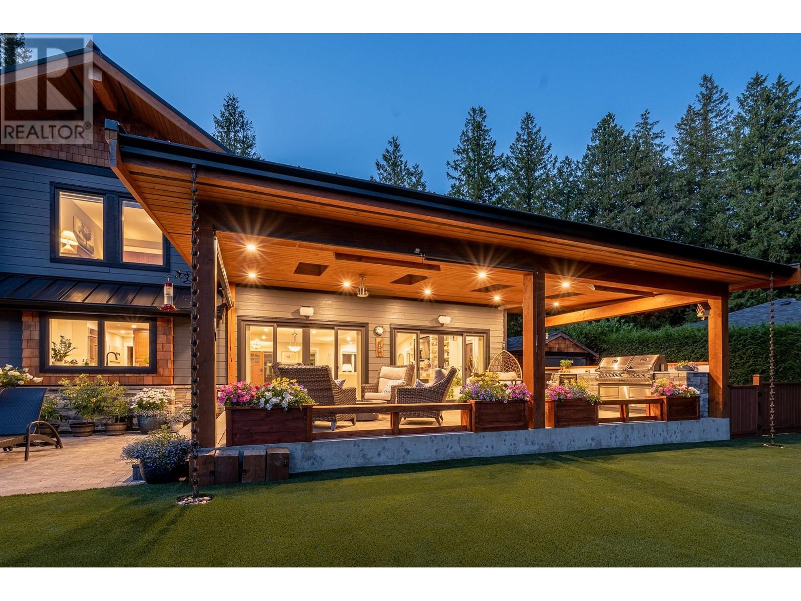 7891-7893 Redrooffs Road, Halfmoon Bay, British Columbia  V7Z 1A4 - Photo 17 - R2907562
