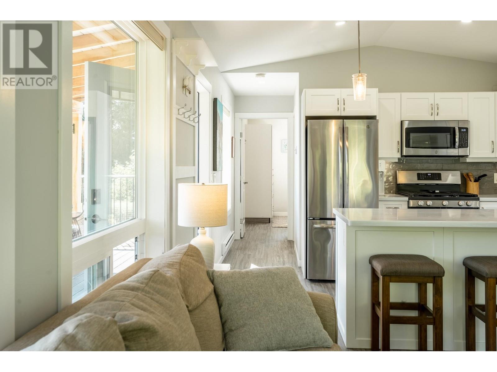 7891-7893 Redrooffs Road, Halfmoon Bay, British Columbia  V7Z 1A4 - Photo 34 - R2907562