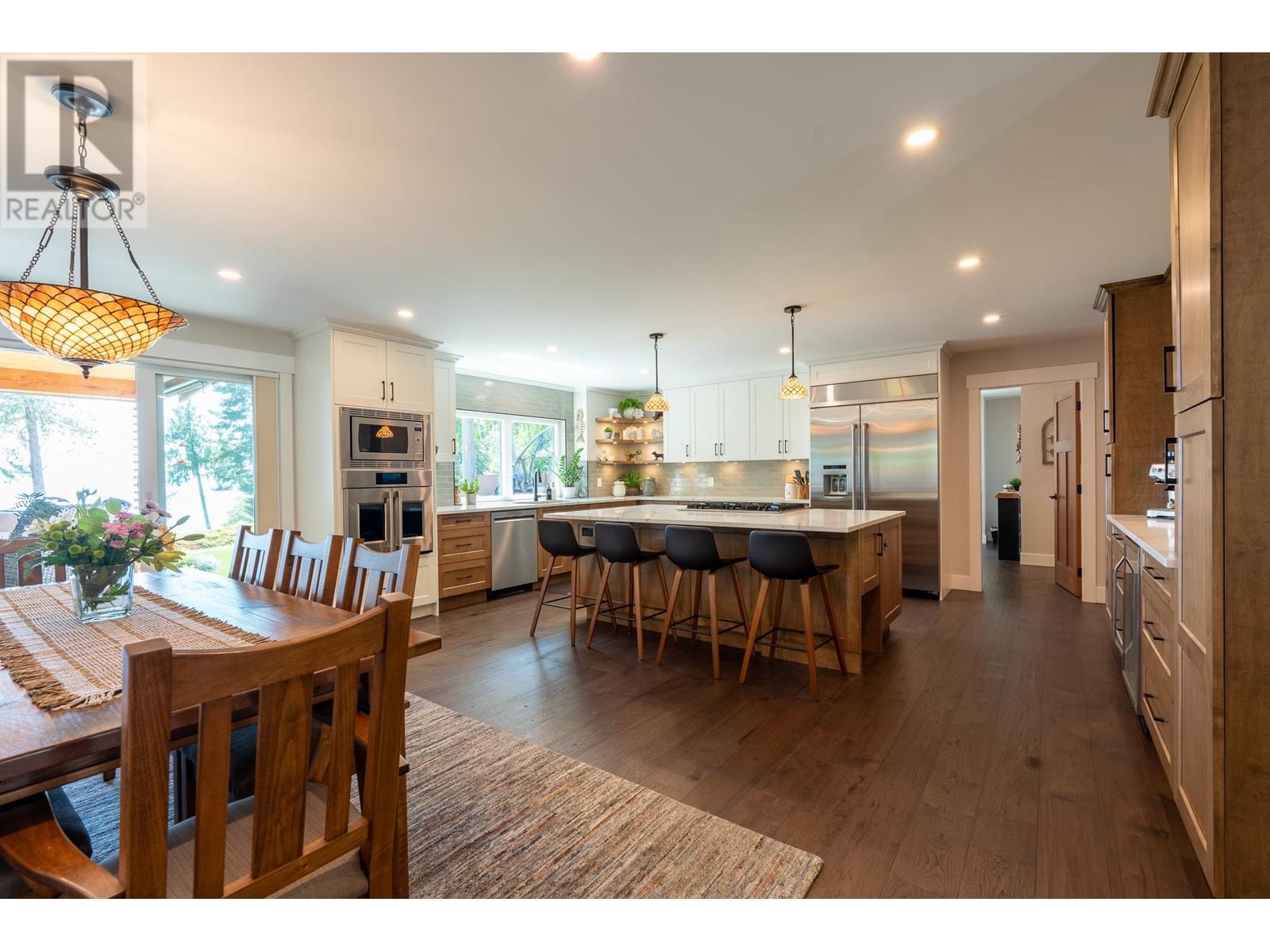 7891-7893 Redrooffs Road, Halfmoon Bay, British Columbia  V7Z 1A4 - Photo 4 - R2907562