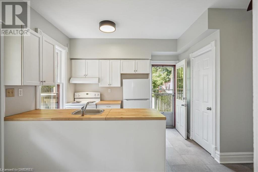 33 ROSE Avenue Unit# Main, brantford, Ontario