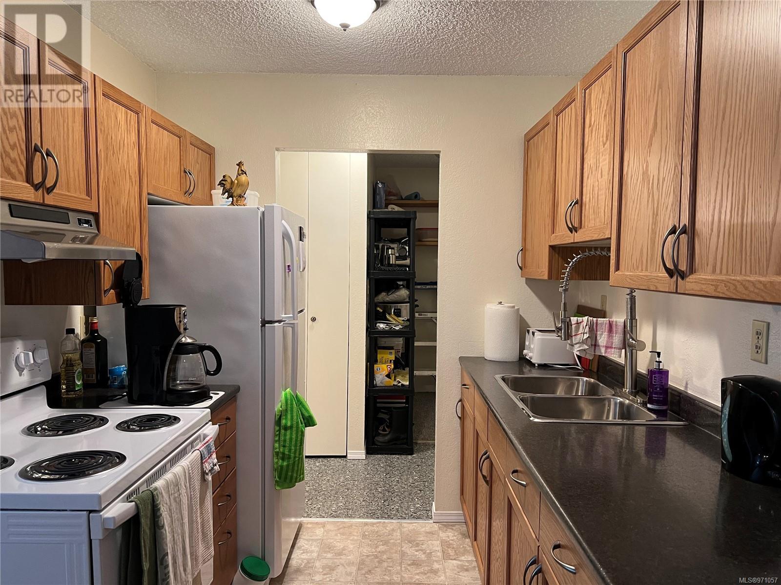 Property at 202 651 Maquinna Dr N image 1