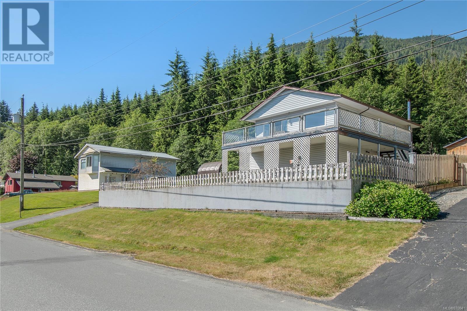 490 Macmillan Dr, Sayward, British Columbia  V0P 1R0 - Photo 2 - 970841