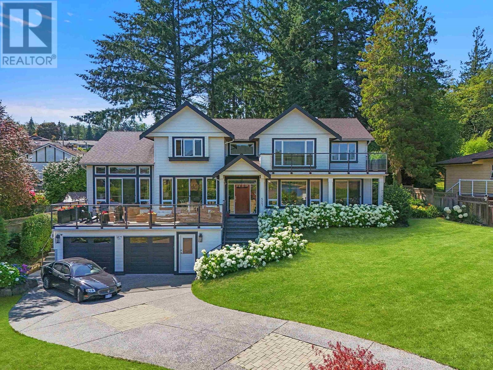 527 N DOLLARTON HIGHWAY, North Vancouver, British Columbia